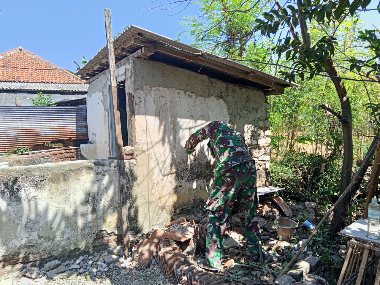 Program Babinsa: Rumah Ibu Satiyem di Desa Noreh Kini Lebih Layak Huni