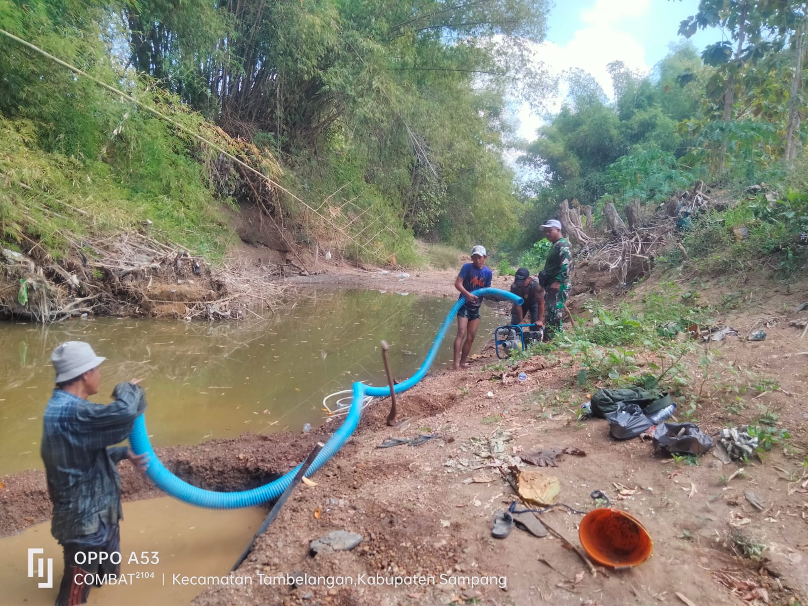 Gotong Royong Babinsa dan Warga: Sumur Resapan di Tambelangan Jadi Solusi Air Bersih