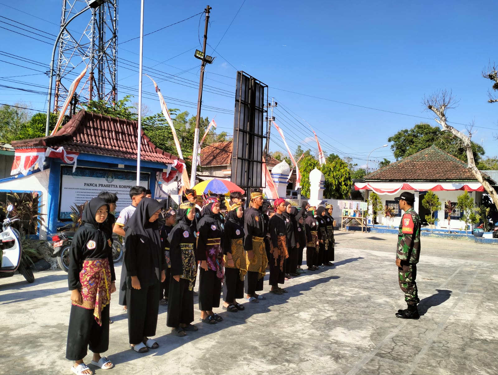 Babinsa Koramil Robatal Serma Eko Suryadi Dukung Lomba Pencak Silat HUT RI ke-79