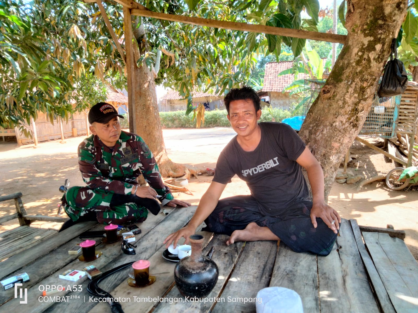 Babinsa Serda Anton Tingkatkan Komsos dengan Warga Desa Barung Gagah