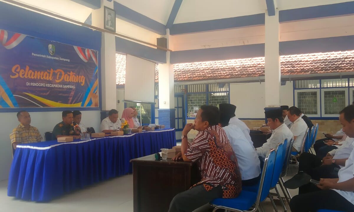 Tegaskan Netralitas, Danramil 01 Sampang Hadiri Rapat Koordinasi Pilkada 2024