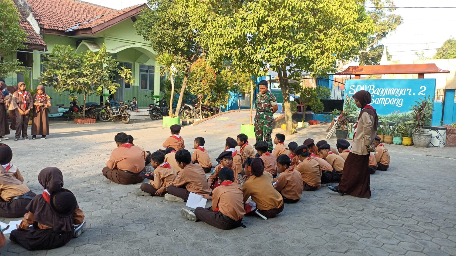 Serda Jayadi Tingkatkan Pembinaan Karakter Siswa di Persami SDN 2 Banyuanyar