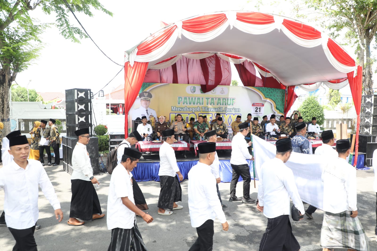 Gema MTQ XXXI Dimulai: Dandim Sampang dan Forkopimda Hadiri Pawai Ta’aruf yang Spektakuler