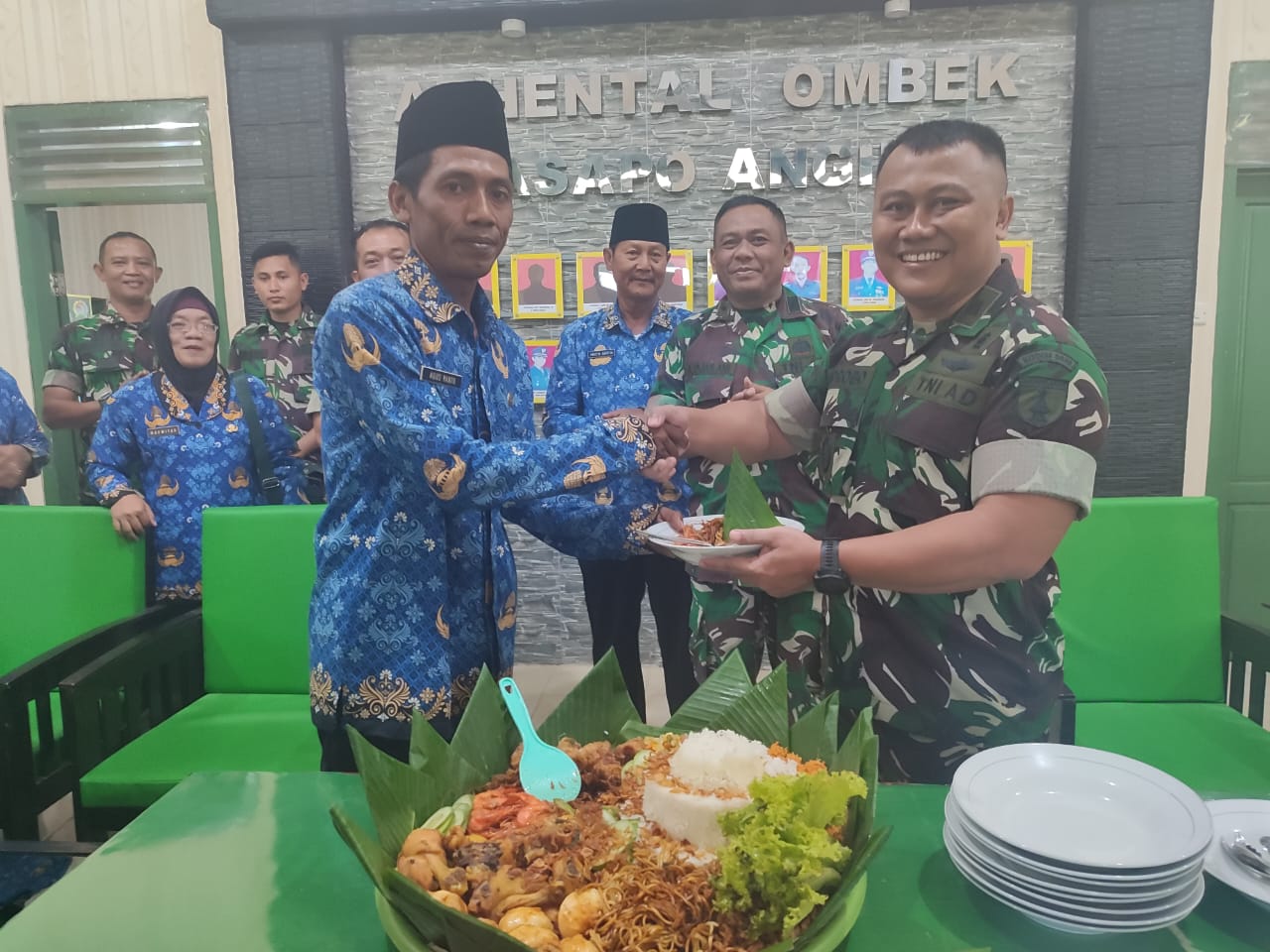 Dandim Sampang Rayakan HUT KORPRI ke – 53, Dengan Tumpeng Bersama ASN Kodim Sampang