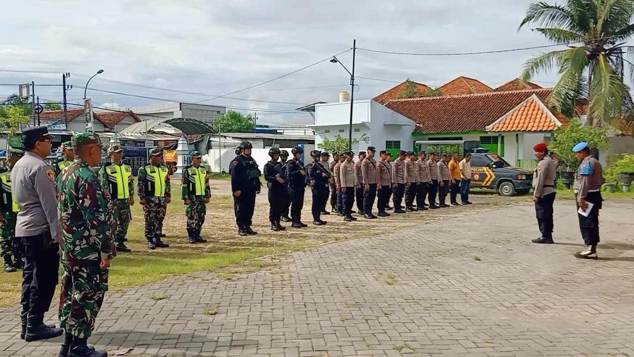 Kolaborasi Harmonis TNI-Polri: Apel Gabungan dan Penghitungan Suara di Kedungdung