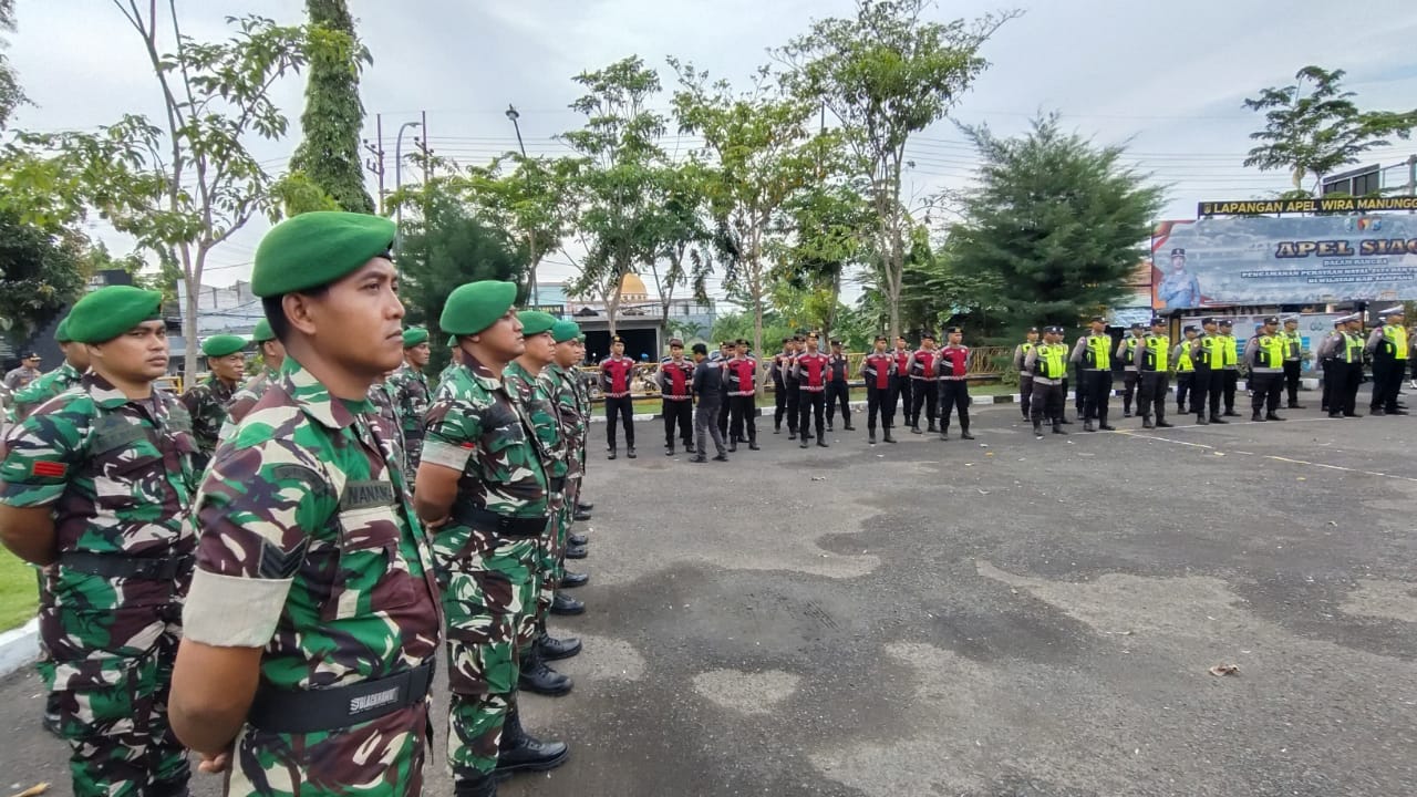 Harmoni Keamanan: Sinergi TNI-Polri dan Instansi Amankan Malam Tahun Baru 2025 di Sampang