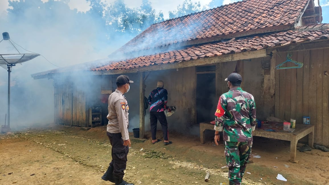 Gerakan Bersama Cegah DBD: Sinergi Fogging dan Pembagian ABATE di Desa Bunten Barat