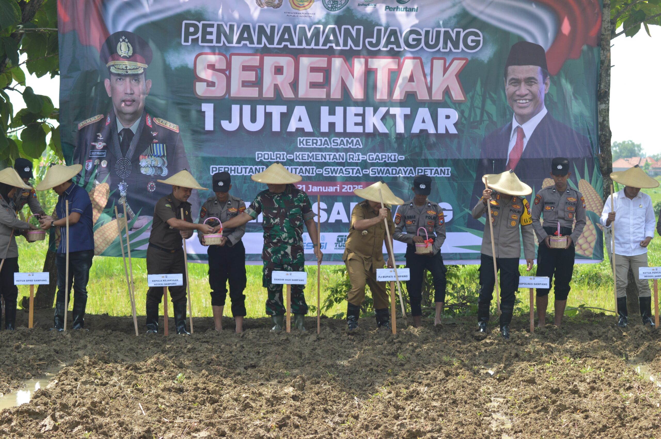 Kasdim Sampang Bersama Forkopimda Sampang Dukung Program Penanaman 1 Juta Hektar Jagung