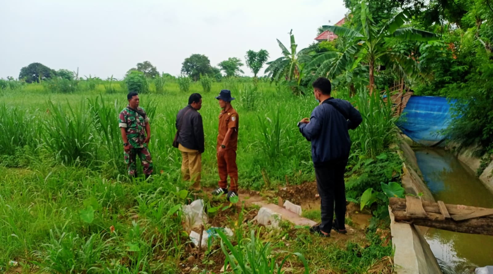 TNI, BPP, dan Poktan: Pengecekan Perairan Pertanian Dukung Ketahanan Pangan Desa Ketapang