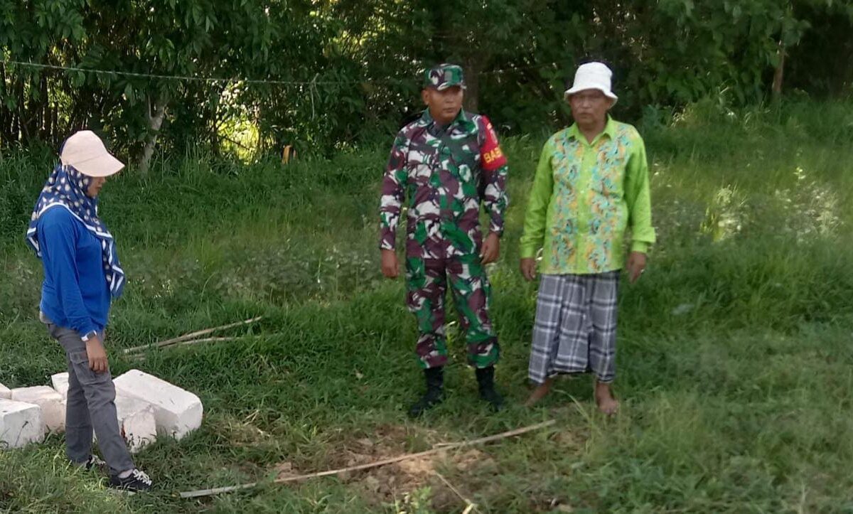 Menguatkan Ketahanan Pangan, Serma Mustakim Jalin Harmoni Bersama Poktan Karang Anyar