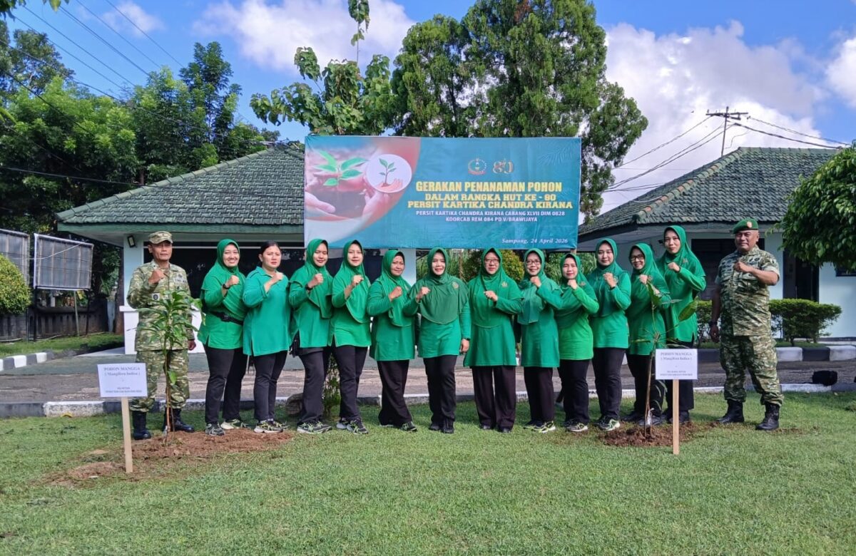 Hijaukan Bumi, Eratkan Hati: Persit Sampang Gelar Aksi Tanam Pohon Penuh Makna di Usia ke-80