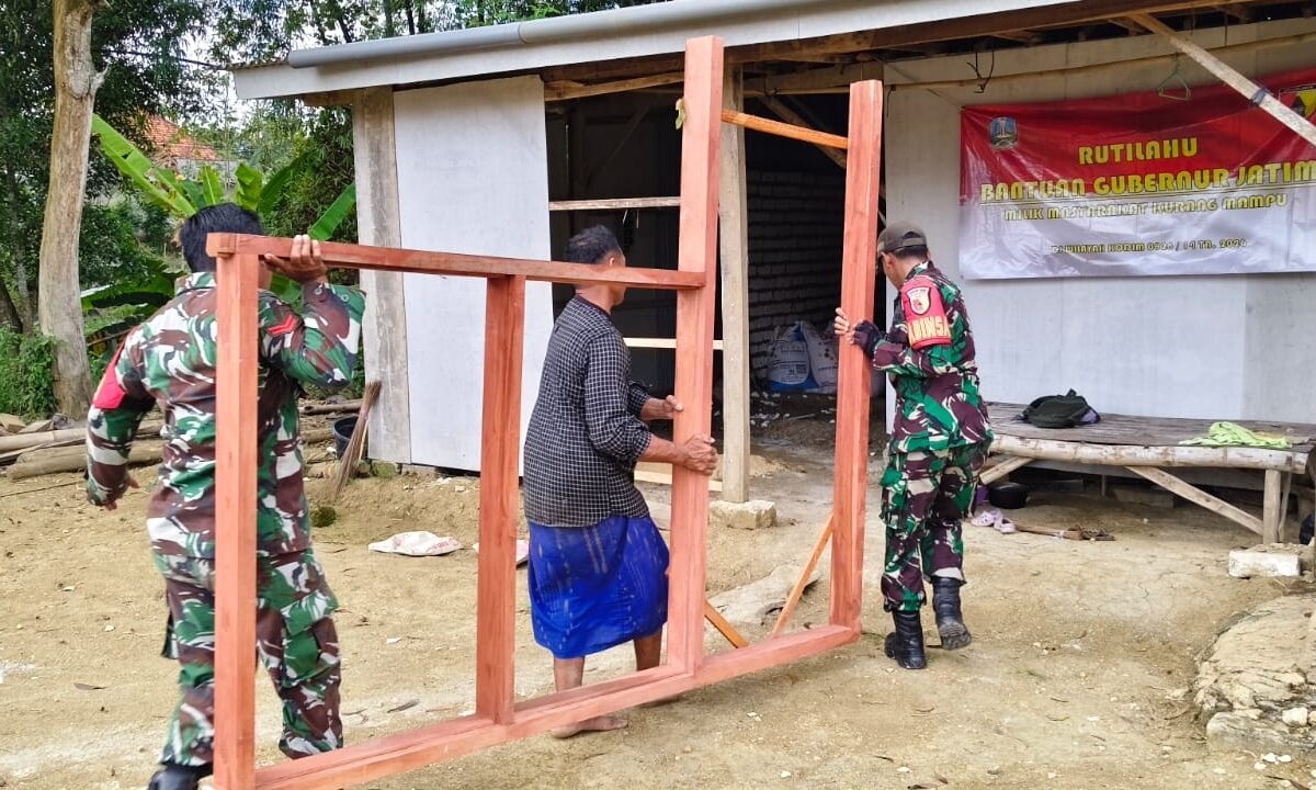 Babinsa Karang Penang Dampingi Progres Rutilahu di Rumah Ibu Halilah