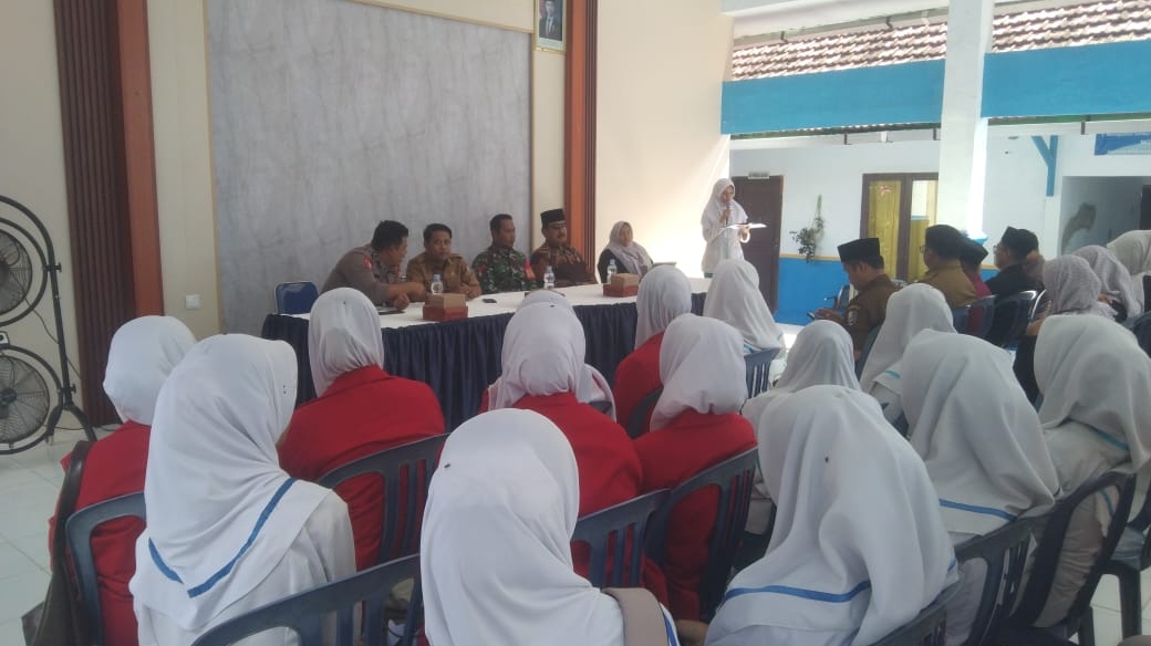 Babinsa dan Forkopincam Karang Penang Dukung Pengabdian Mahasiswa untuk Masyarakat