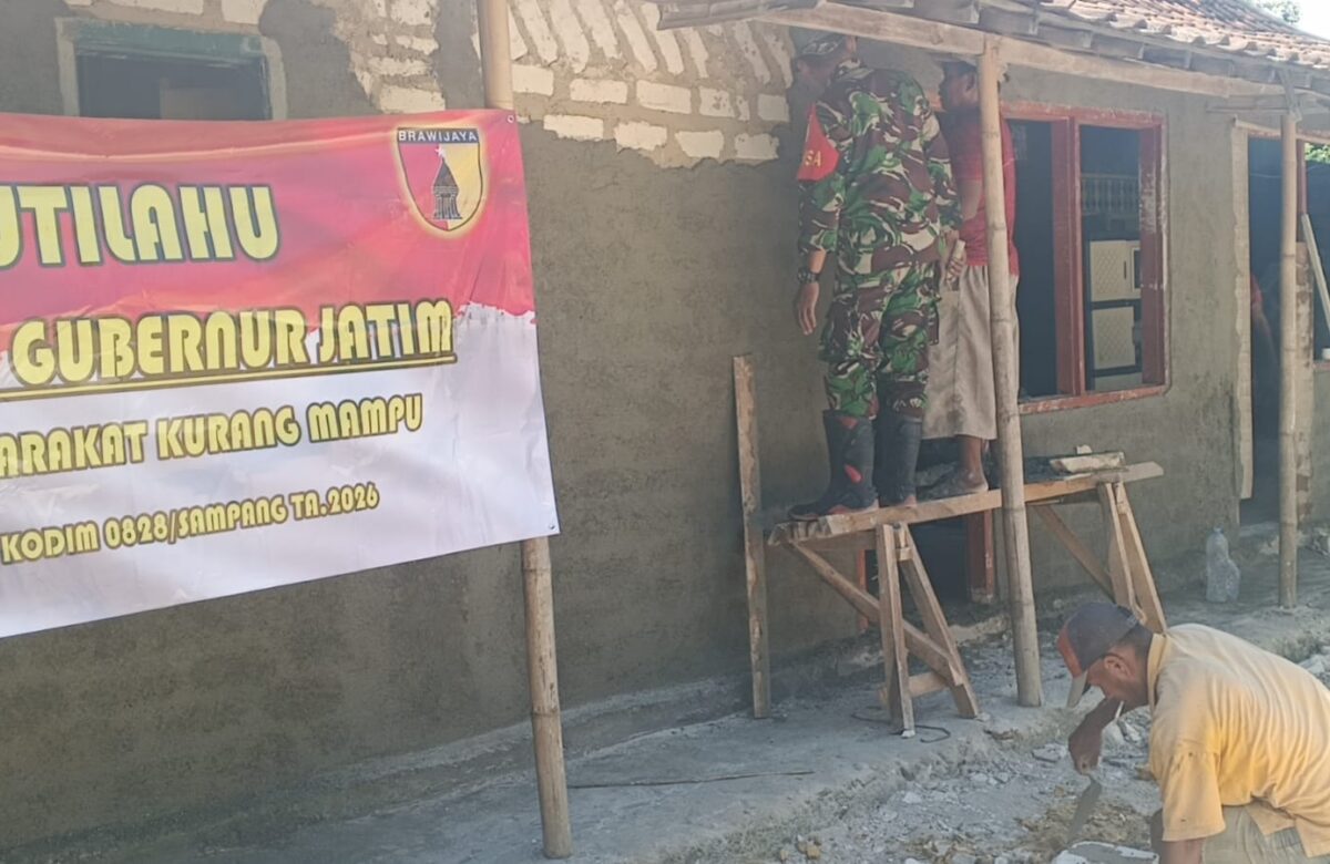 Tangguh Babinsa Sentuhan Gotong Royong di Gulbung, Tahap Plester Dinding Rutilahu