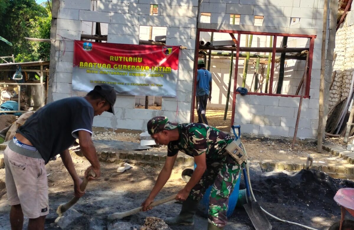 Senyum Hangat di Muktesareh: Sertu Qomaruddin Hadir Ringankan Langkah Warga Lewat Program Rutilahu
