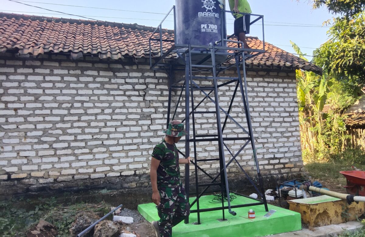 Gerilya Air di Panyepen: Satgas TMMD Hadirkan Harapan dalam Tandon-Tandon di Rumah Warga