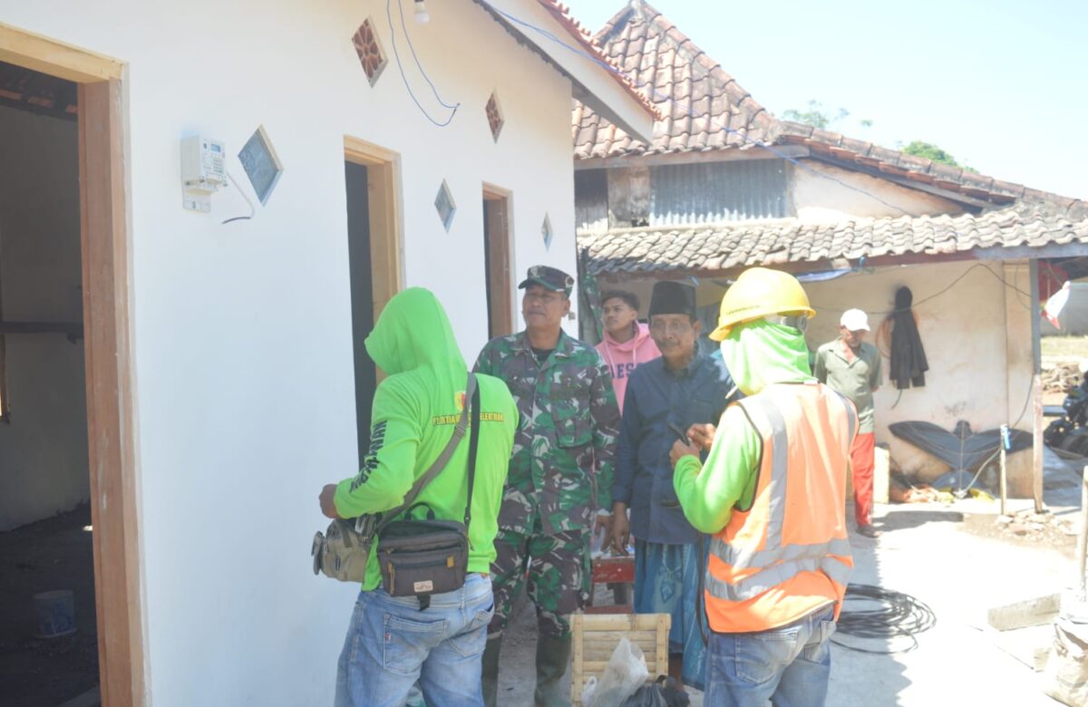 Peltu Karmuji Hadirkan Senyum Bu Mahmudah, Rehab RTLH Kini Dilengkapi Penerangan Listrik