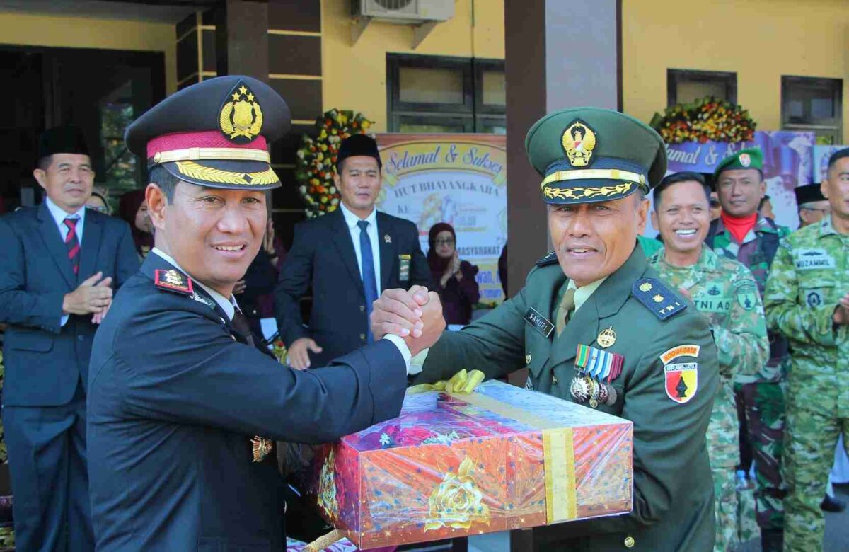 Tumpeng Rasa Hati” Kodim Sampang Wujud Sinergitas di Hari Bhayangkara ke-80