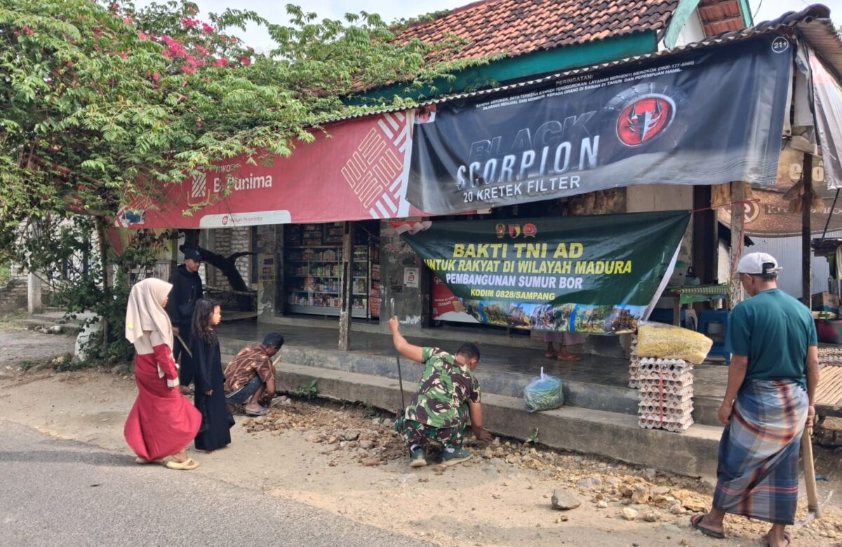 Dari Jalan ke Desa Gotong Royong Bakti TNI AD Sambung Pipa Hadirkan Air Bersih