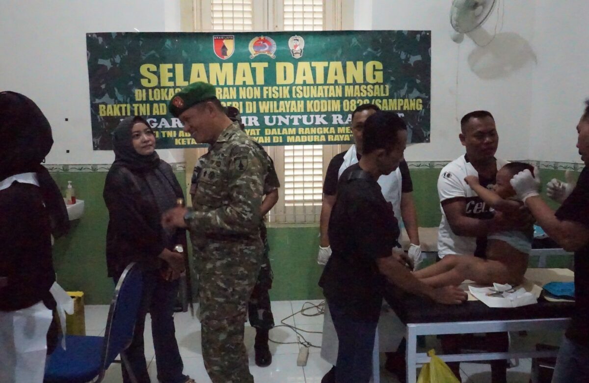 Ratusan Anak Warnai Khitan Massal, Bakti TNI AD Kodim Sampang Hadir untuk Masyarakat Madura