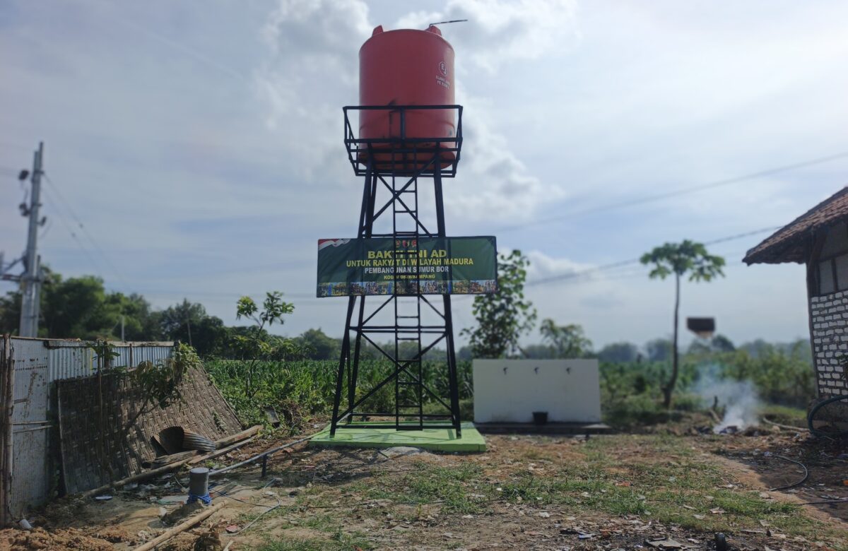 Air Mengalir, Senyum Warga dan Santri Mengembang: Bakti TNI AD Hadirkan Sumur Bor di Darul Ulum