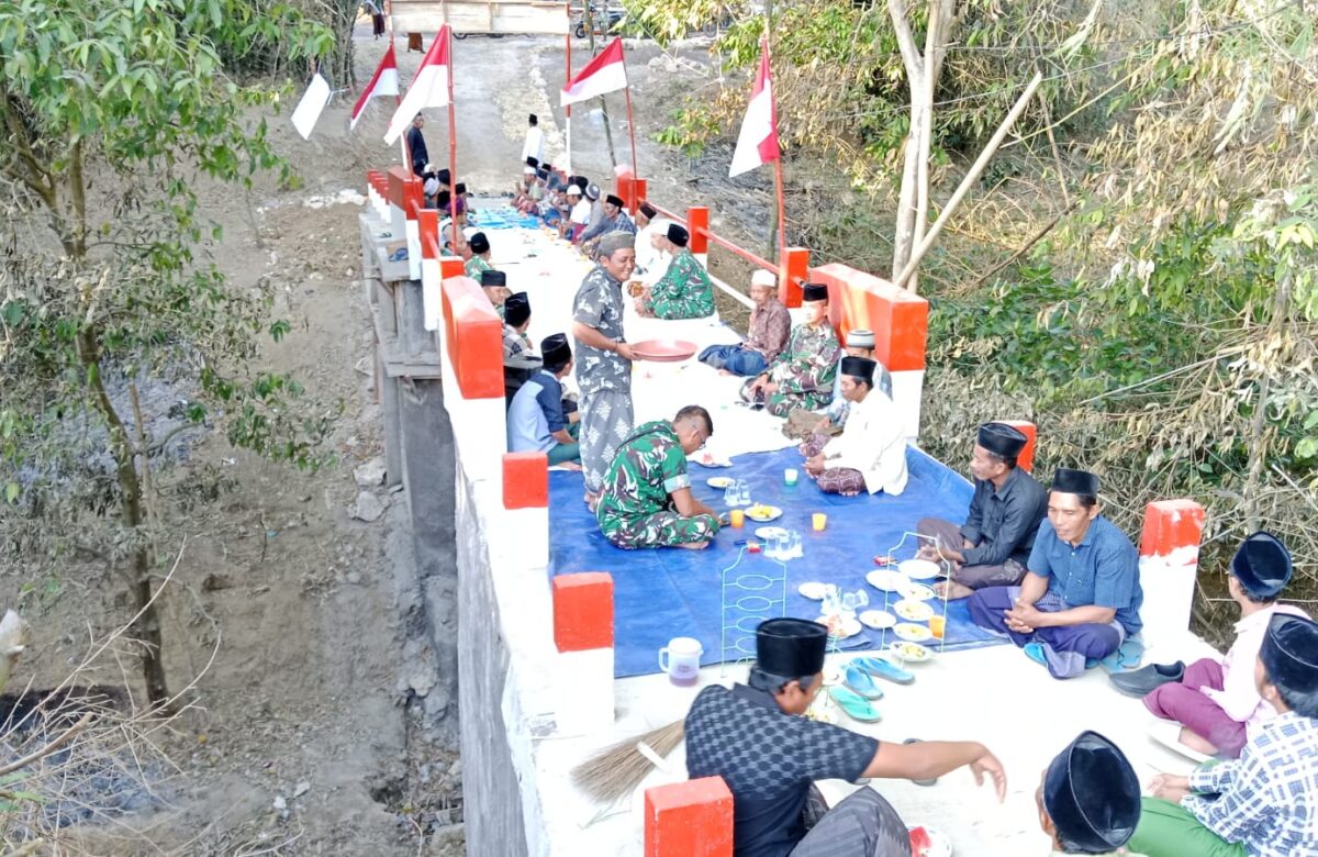 Tasyakuran Jembatan Penghubung Dua Desa, Wujud Syukur Warga atas Bakti TNI AD untuk Rakyat