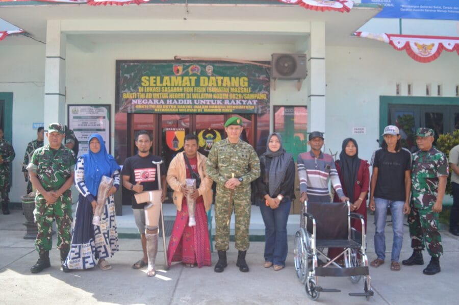 Penyerahan Kaki Palsu Bakti TNI AD, Kodim Sampang Hadirkan Senyum Warga Sampang