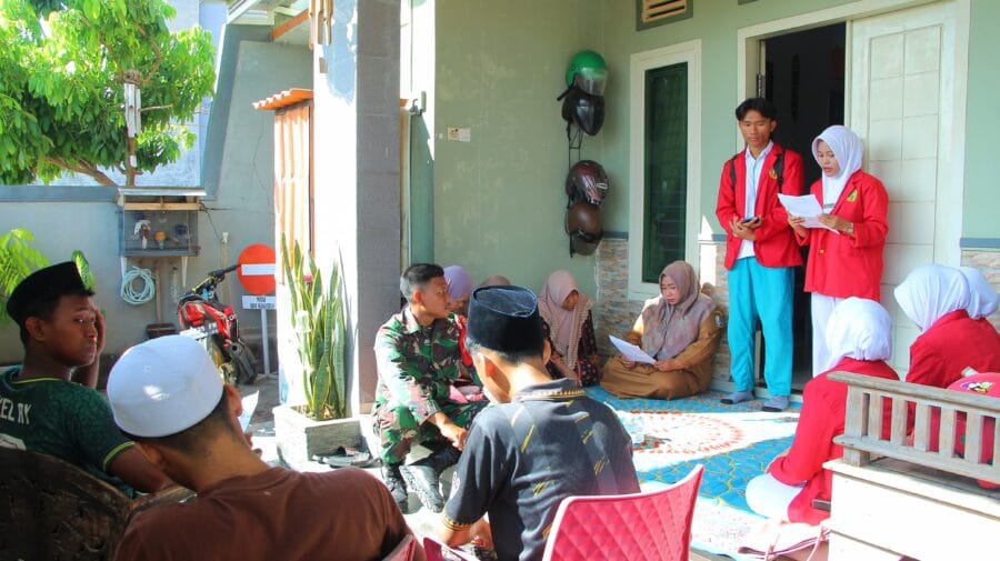 Bakti TNI Hadirkan Kepedulian Kesehatan Warga Torjun, Bersama Mahasiswa STIKES Sampang